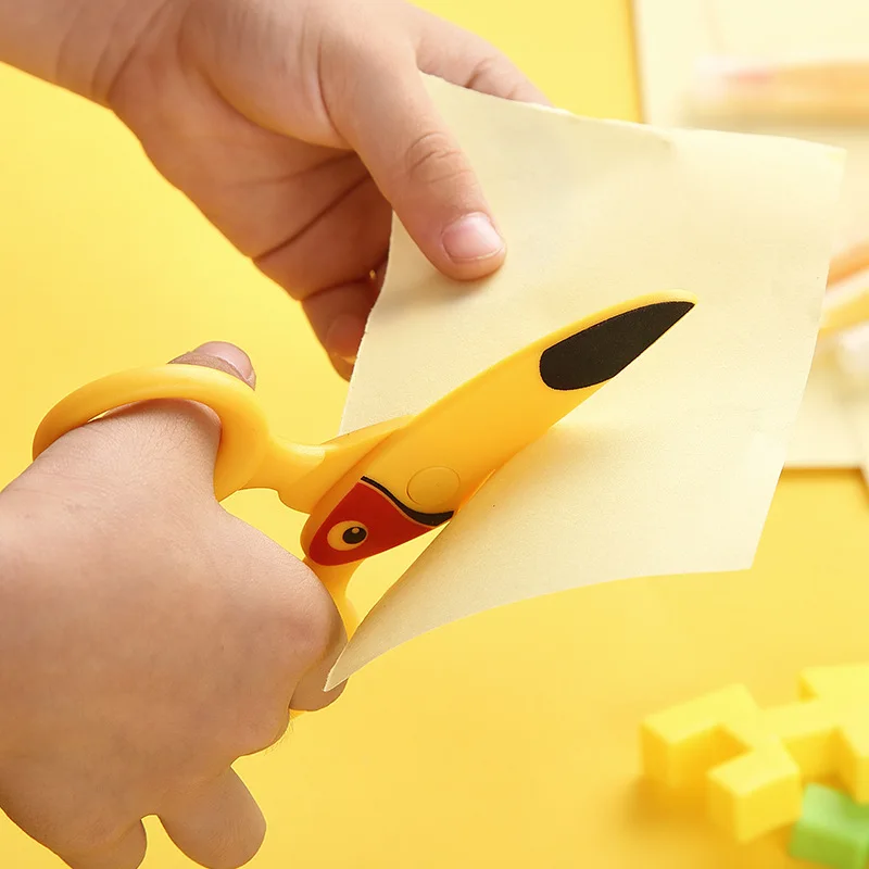 1бр Cartoony пластмасов нож-нож Безопасни Ножици на Сладък Животни Ножици за деца Изделия от хартия Ръчно изработени Арт Офис Ученически пособия