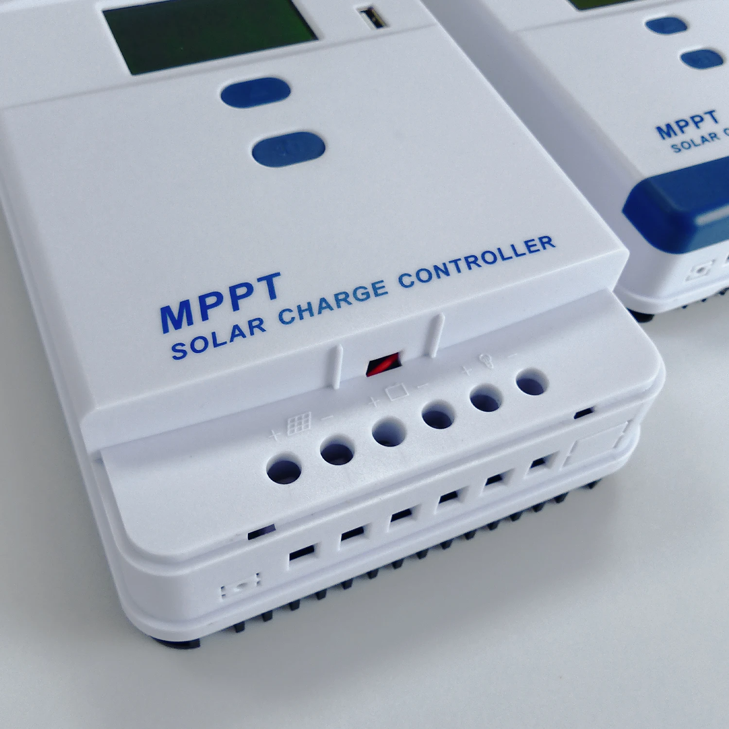 GCSOAR MPPT 12 / 24V 40A Контролер за Слънчеви Зареждане Вграден МОЖНО за Литиеви Батерии, Оловно-Киселинни Батерии за Дома RV